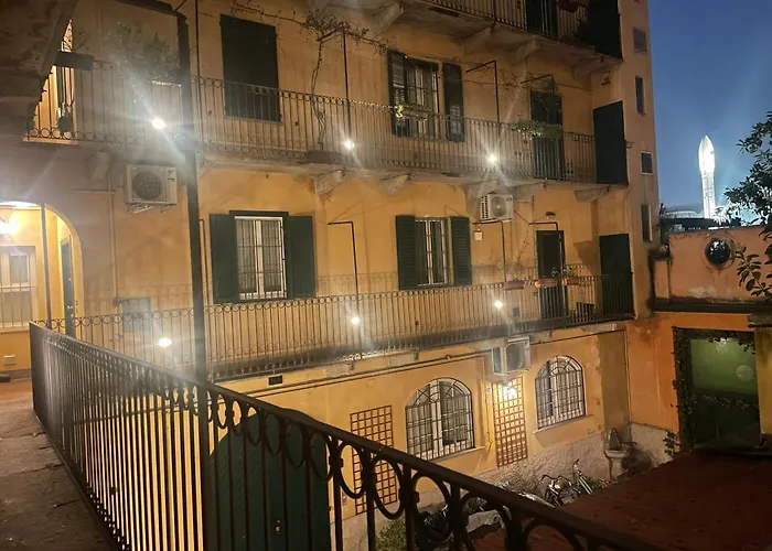Quiet Luminous Flat Historical City Center Fast Wi-Fi